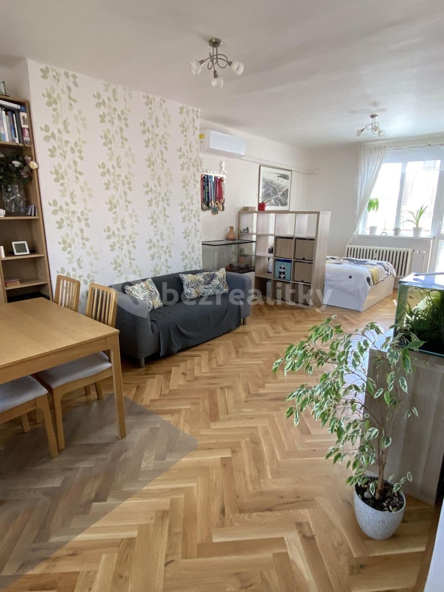 Pronájem bytu 2+1 56 m², Černokostelecká, Praha, Praha Pronájem bytu 2+1 56 m², Černokostelecká, Praha, Praha