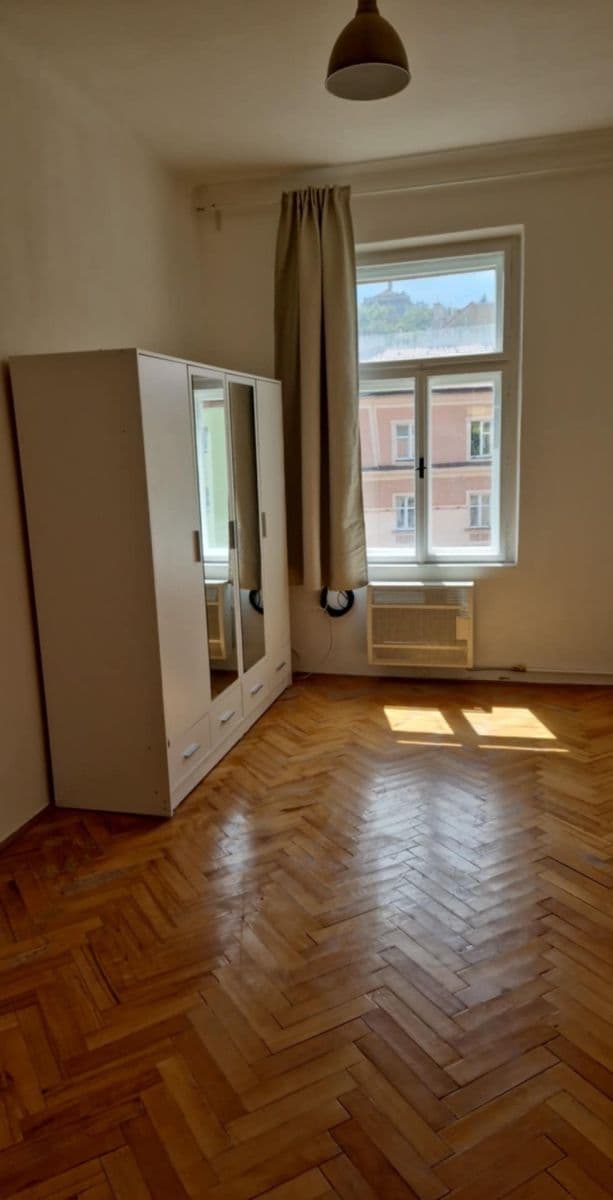 Pronájem bytu 1+1 33 m², Plzeňská, Praha, Praha Pronájem bytu 1+1 33 m², Plzeňská, Praha, Praha