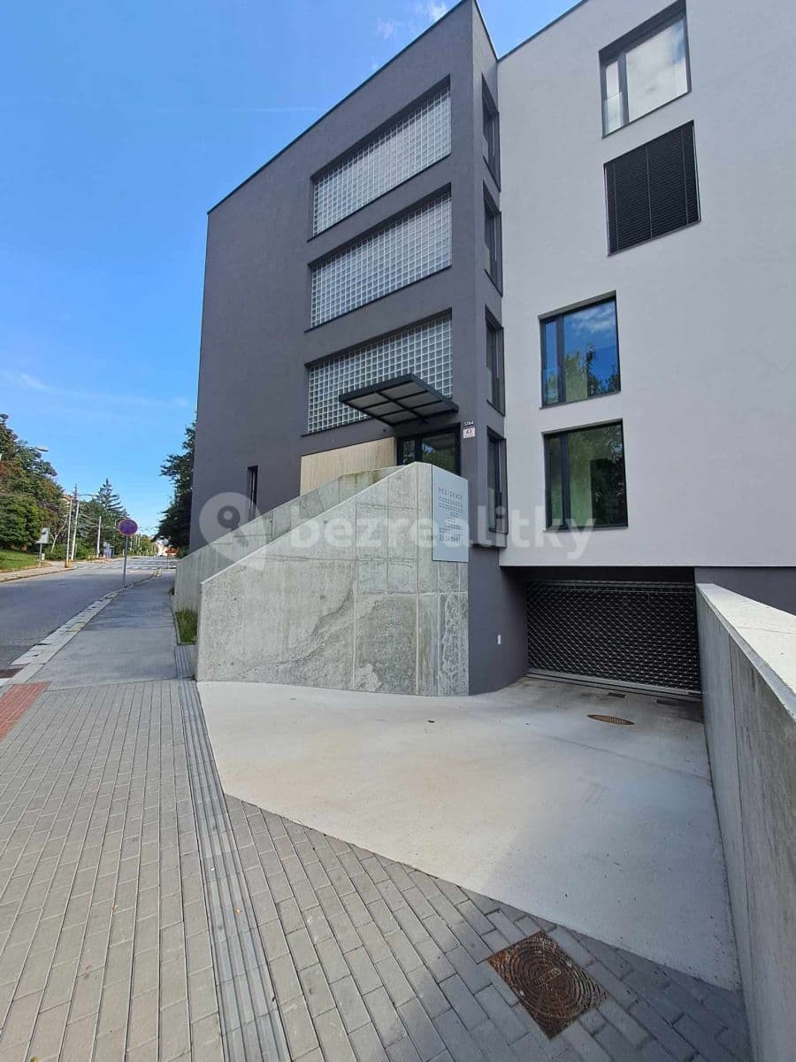 Pronájem garáže 12 m², Brno, Jihomoravský kraj Pronájem garáže 12 m², Brno, Jihomoravský kraj