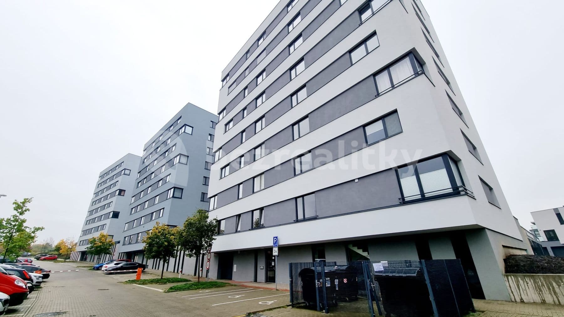 Pronájem garáže 8 m², Cukrova, Praha, Praha Pronájem garáže 8 m², Cukrova, Praha, Praha