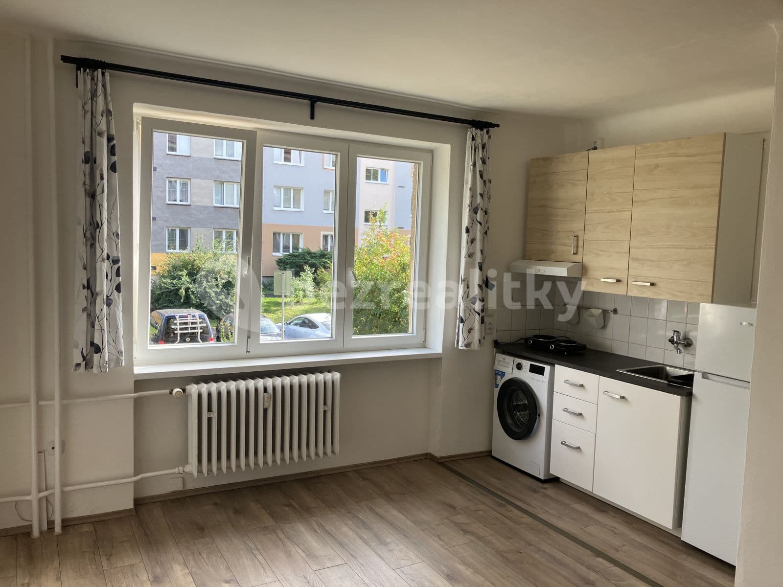 Pronájem bytu 1+kk 23 m², Dukelských hrdinů, Ústí nad Labem, Ústecký kraj Pronájem bytu 1+kk 23 m², Dukelských hrdinů, Ústí nad Labem, Ústecký kraj