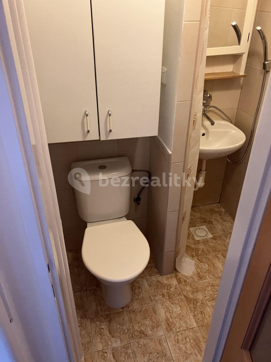 Pronájem bytu 1+kk 23 m², Dukelských hrdinů, Ústí nad Labem, Ústecký kraj Pronájem bytu 1+kk 23 m², Dukelských hrdinů, Ústí nad Labem, Ústecký kraj