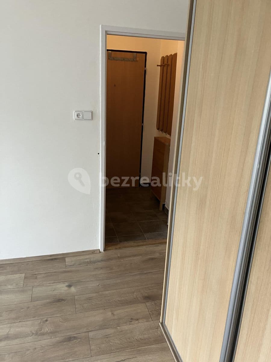 Pronájem bytu 1+kk 23 m², Dukelských hrdinů, Ústí nad Labem, Ústecký kraj Pronájem bytu 1+kk 23 m², Dukelských hrdinů, Ústí nad Labem, Ústecký kraj