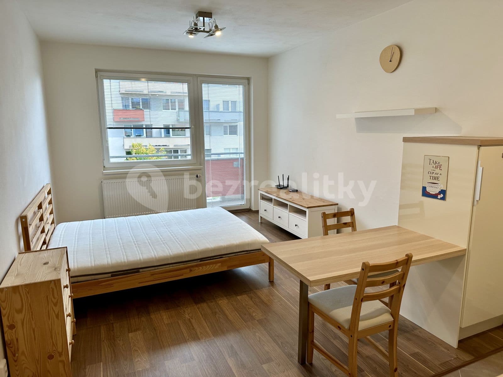 Pronájem bytu 1+kk 36 m², Modenská, Praha, Praha Pronájem bytu 1+kk 36 m², Modenská, Praha, Praha