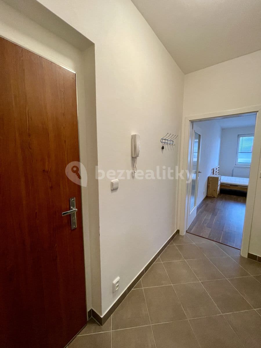 Pronájem bytu 1+kk 36 m², Modenská, Praha, Praha Pronájem bytu 1+kk 36 m², Modenská, Praha, Praha