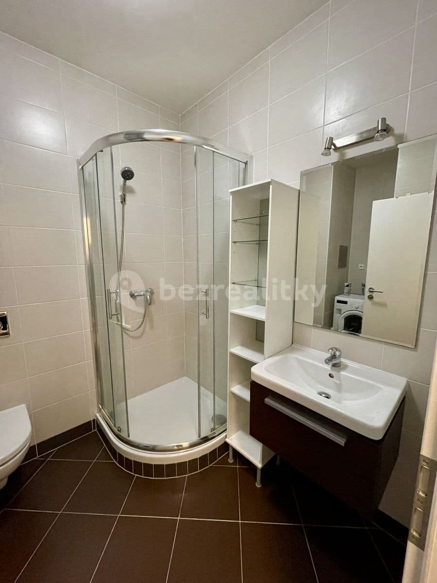 Pronájem bytu 1+kk 36 m², Modenská, Praha, Praha Pronájem bytu 1+kk 36 m², Modenská, Praha, Praha