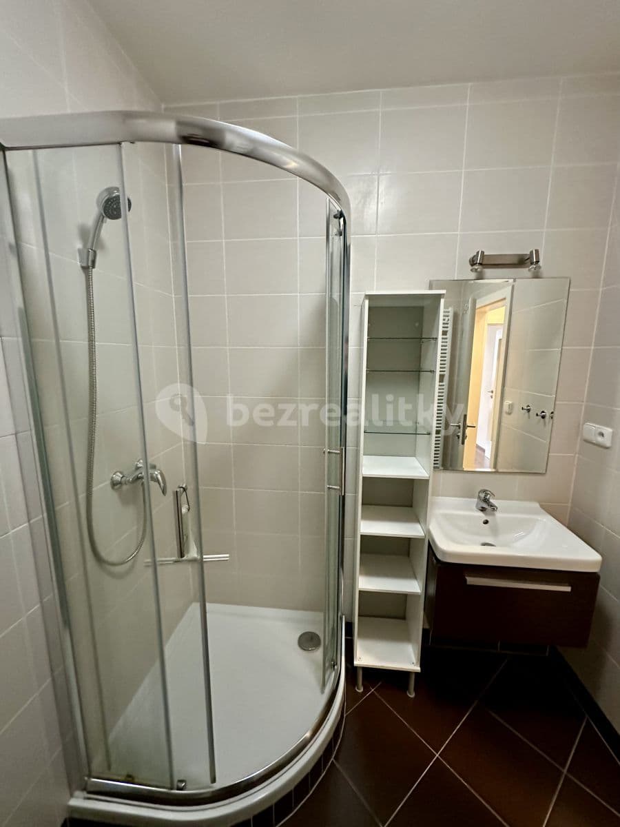 Pronájem bytu 1+kk 36 m², Modenská, Praha, Praha Pronájem bytu 1+kk 36 m², Modenská, Praha, Praha