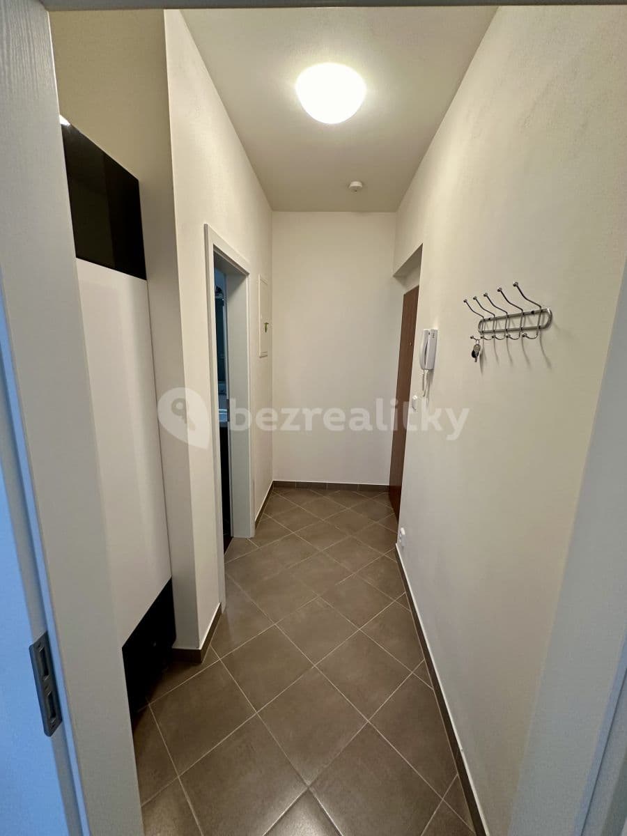 Pronájem bytu 1+kk 36 m², Modenská, Praha, Praha Pronájem bytu 1+kk 36 m², Modenská, Praha, Praha