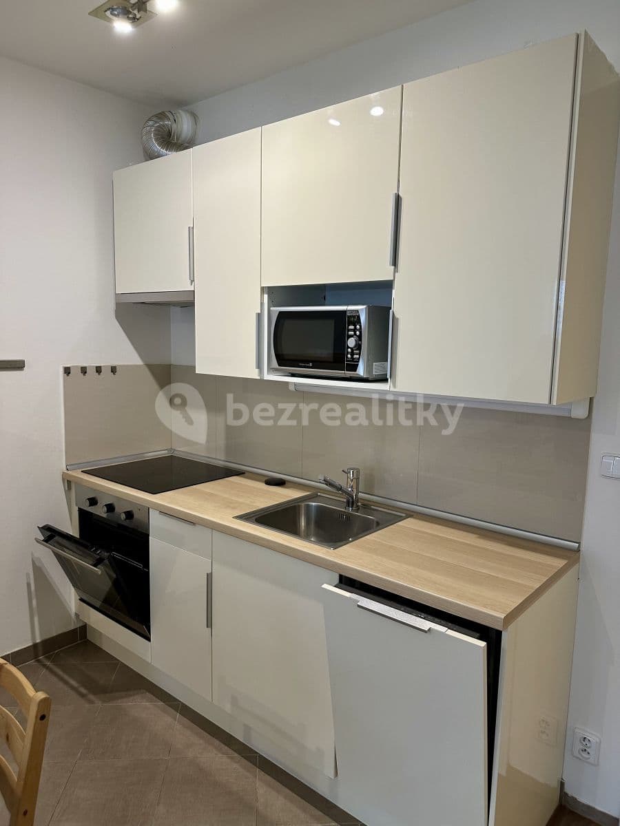 Pronájem bytu 1+kk 36 m², Modenská, Praha, Praha Pronájem bytu 1+kk 36 m², Modenská, Praha, Praha