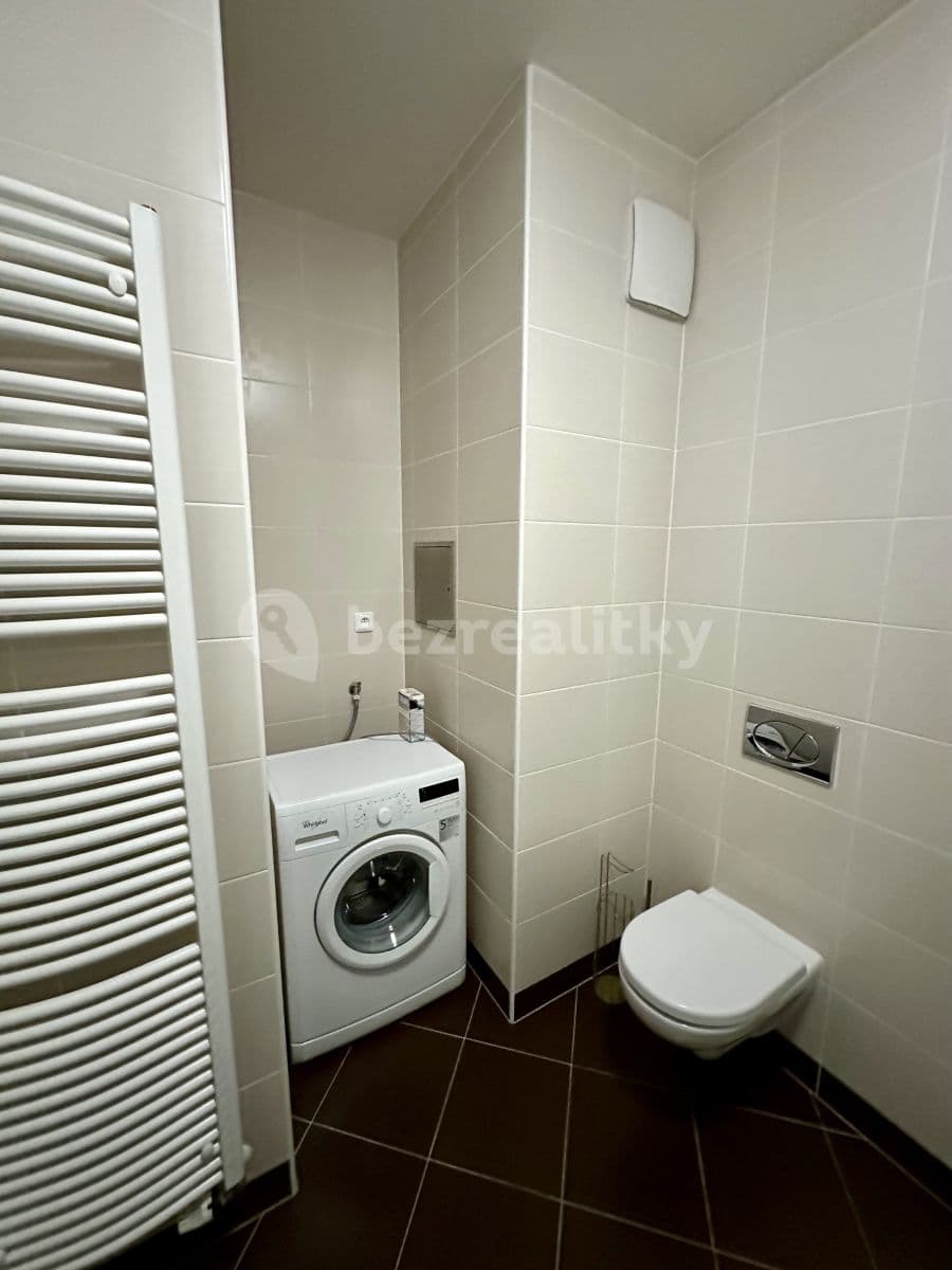 Pronájem bytu 1+kk 36 m², Modenská, Praha, Praha Pronájem bytu 1+kk 36 m², Modenská, Praha, Praha