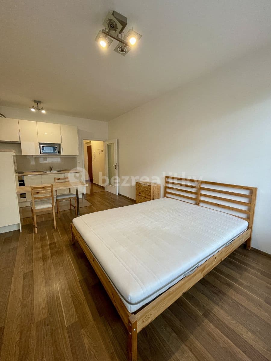 Pronájem bytu 1+kk 36 m², Modenská, Praha, Praha Pronájem bytu 1+kk 36 m², Modenská, Praha, Praha