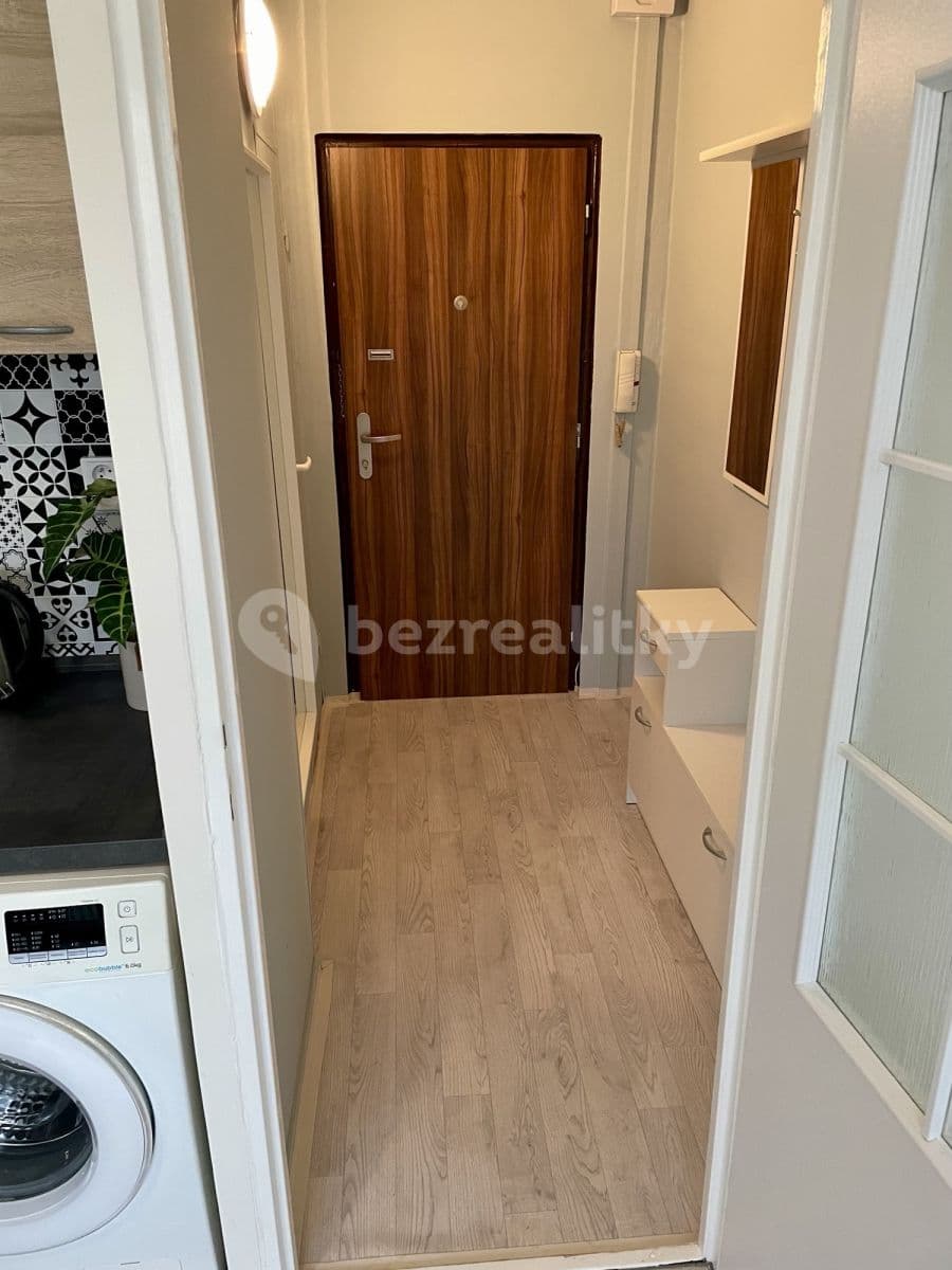 Pronájem bytu 1+1 38 m², Pod Parkem, Ústí nad Labem, Ústecký kraj Pronájem bytu 1+1 38 m², Pod Parkem, Ústí nad Labem, Ústecký kraj