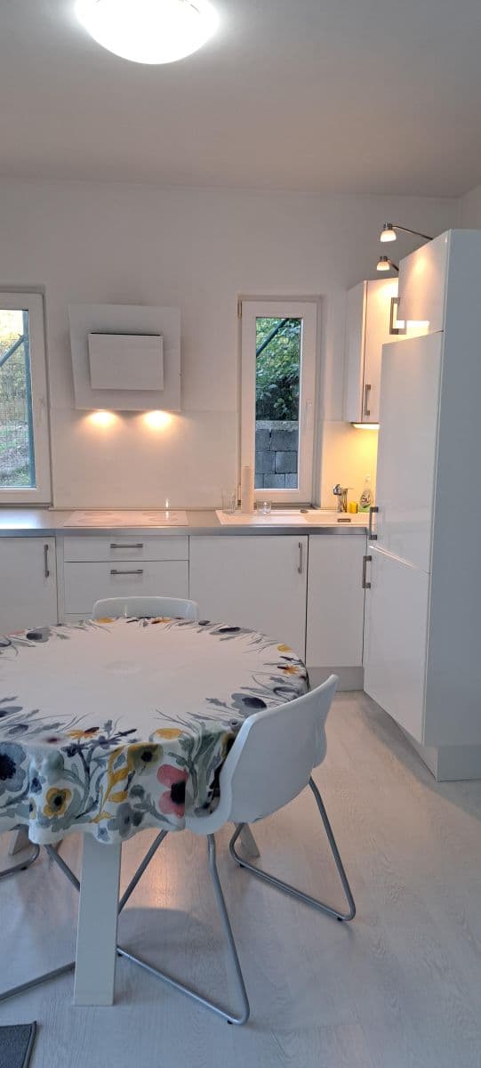 Pronájem bytu 2+1 60 m², Knižkova dolina, Rača, Bratislavský kraj Pronájem bytu 2+1 60 m², Knižkova dolina, Rača, Bratislavský kraj