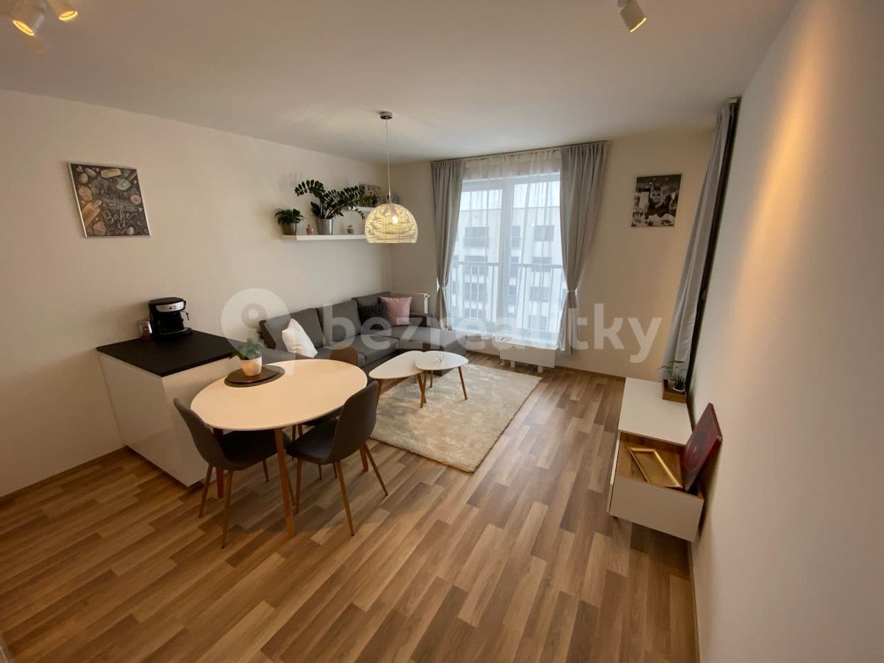 Pronájem bytu 2+kk 49 m², Karla Guta, Praha, Praha Pronájem bytu 2+kk 49 m², Karla Guta, Praha, Praha