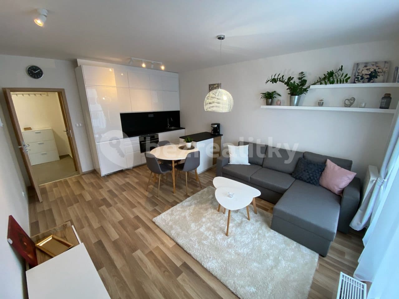 Pronájem bytu 2+kk 49 m², Karla Guta, Praha, Praha Pronájem bytu 2+kk 49 m², Karla Guta, Praha, Praha