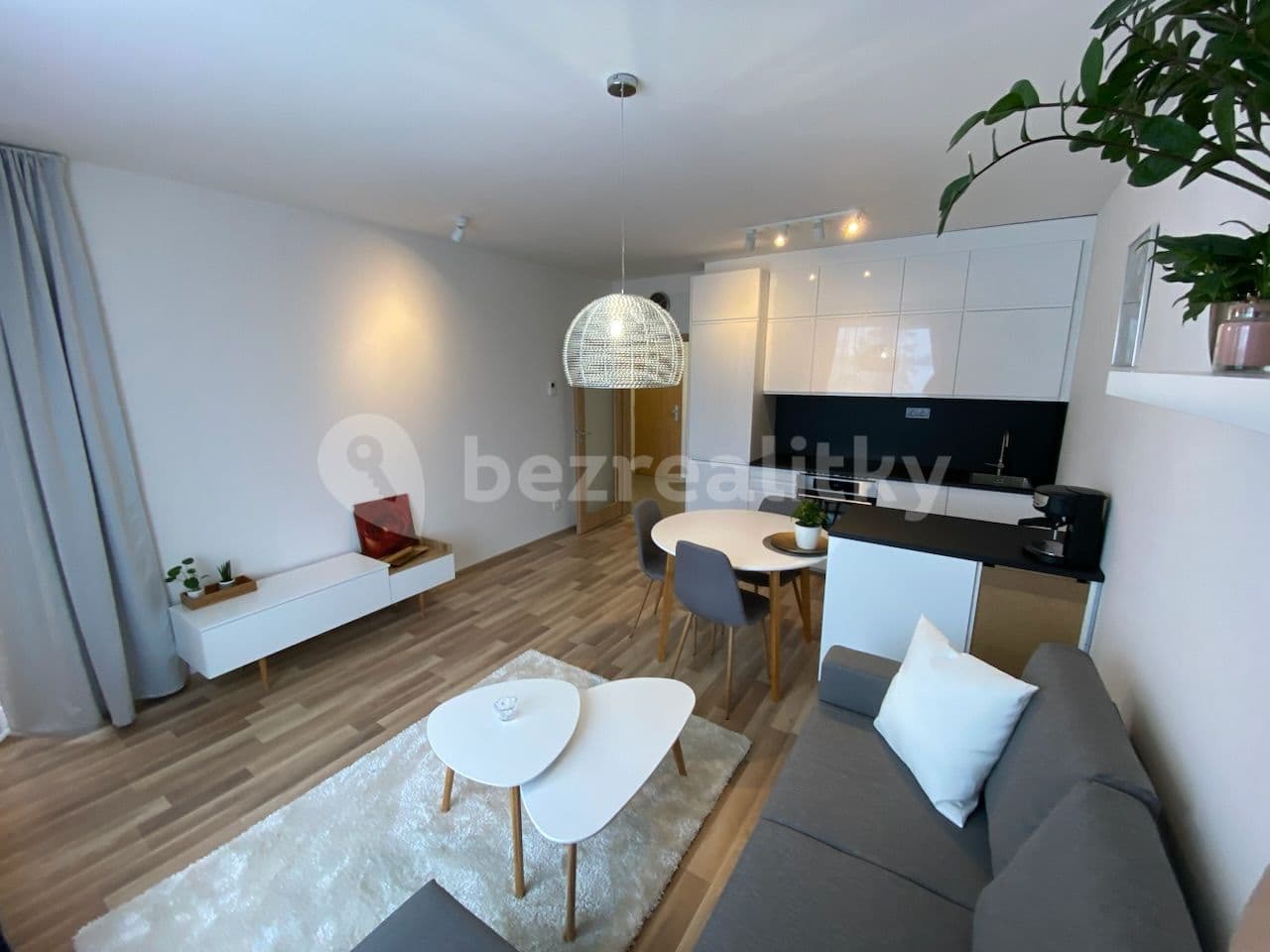 Pronájem bytu 2+kk 49 m², Karla Guta, Praha, Praha Pronájem bytu 2+kk 49 m², Karla Guta, Praha, Praha