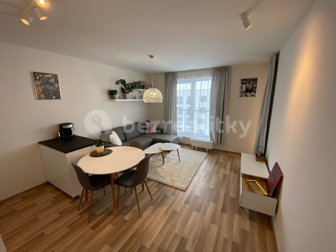 Pronájem bytu 2+kk 49 m², Karla Guta, Praha, Praha Pronájem bytu 2+kk 49 m², Karla Guta, Praha, Praha