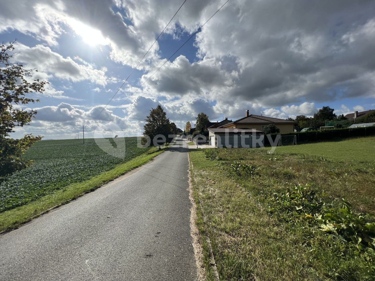 Prodej pozemku 1.078 m², Zbizuby, Středočeský kraj