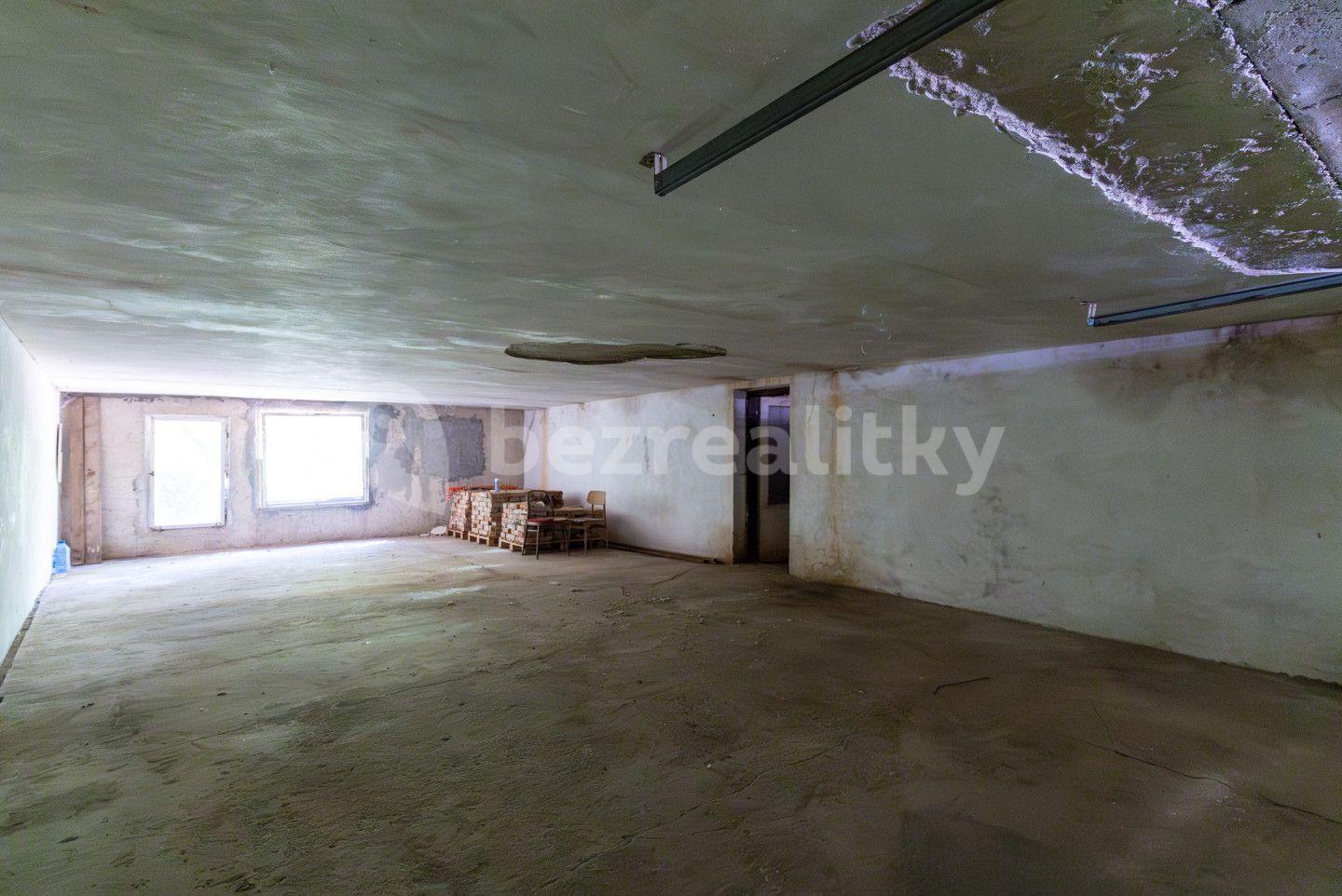 Prodej garáže 384 m², Věrovany, Olomoucký kraj