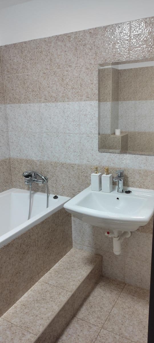 Pronájem bytu 1+kk 30 m², Slunečná, Sulice, Středočeský kraj Pronájem bytu 1+kk 30 m², Slunečná, Sulice, Středočeský kraj