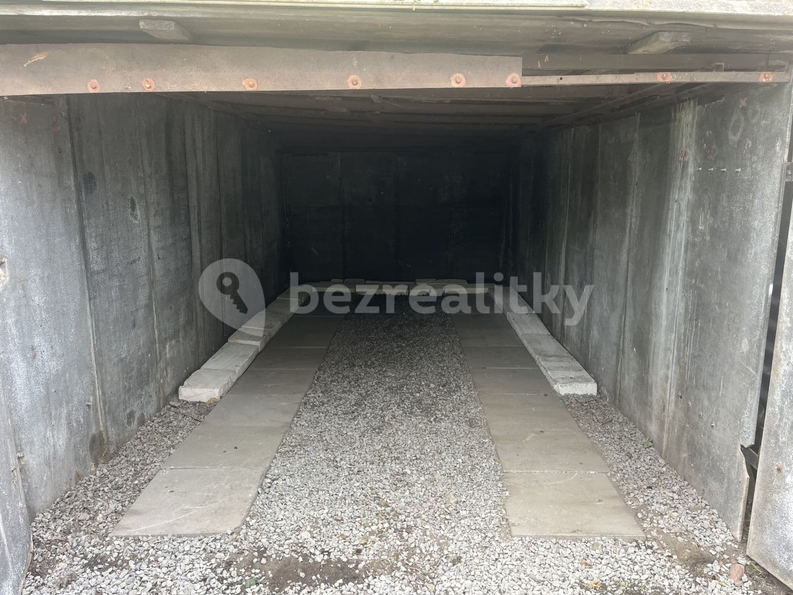 Pronájem garáže 14 m², Glinkova, Praha, Praha Pronájem garáže 14 m², Glinkova, Praha, Praha