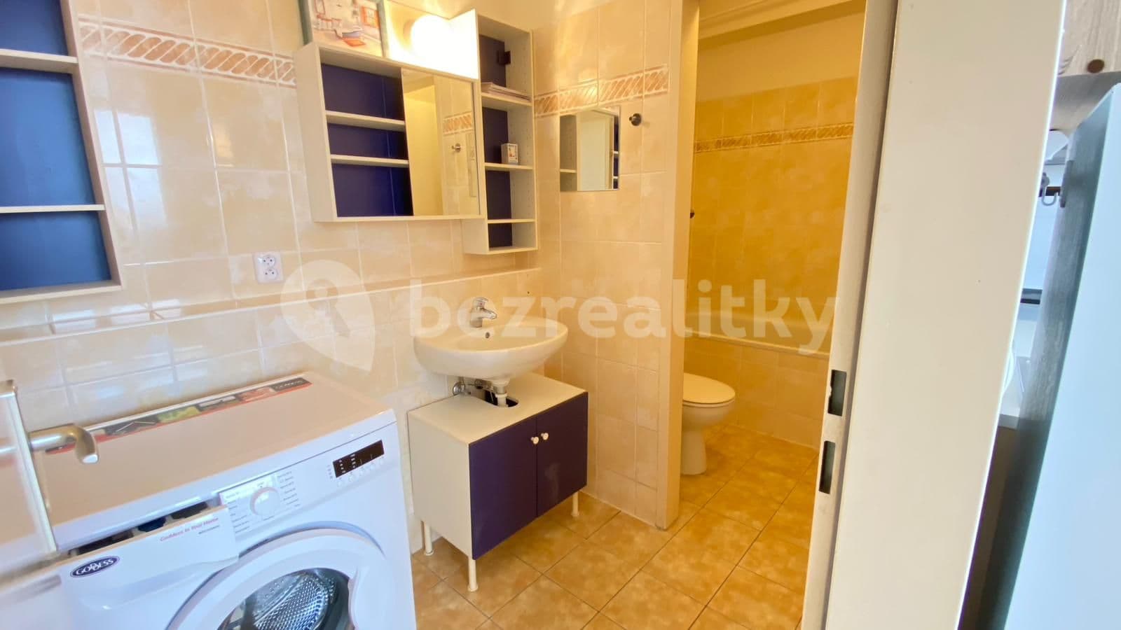 Pronájem bytu 1+kk 30 m², Přeštická, Praha, Praha Pronájem bytu 1+kk 30 m², Přeštická, Praha, Praha