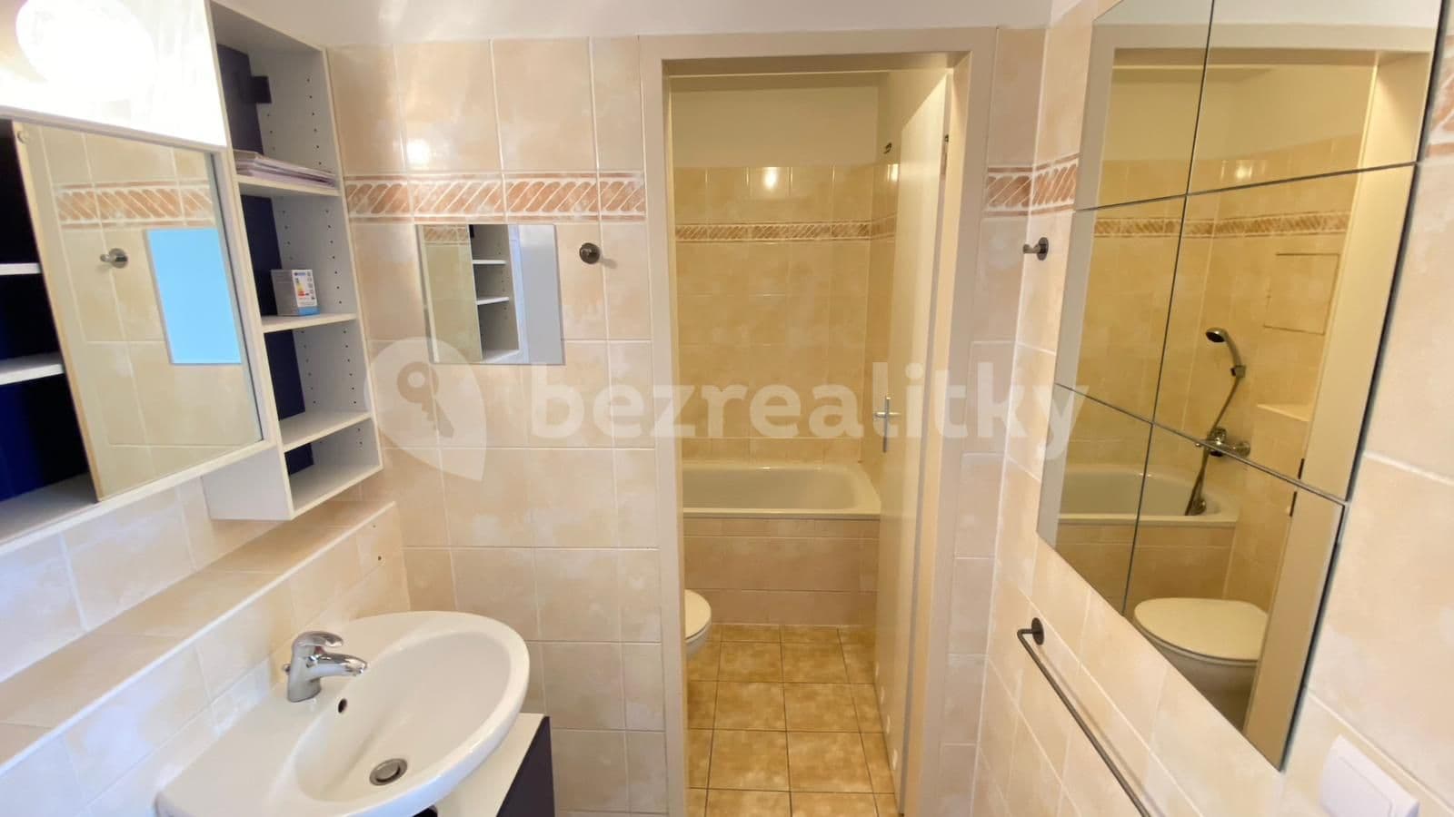 Pronájem bytu 1+kk 30 m², Přeštická, Praha, Praha Pronájem bytu 1+kk 30 m², Přeštická, Praha, Praha