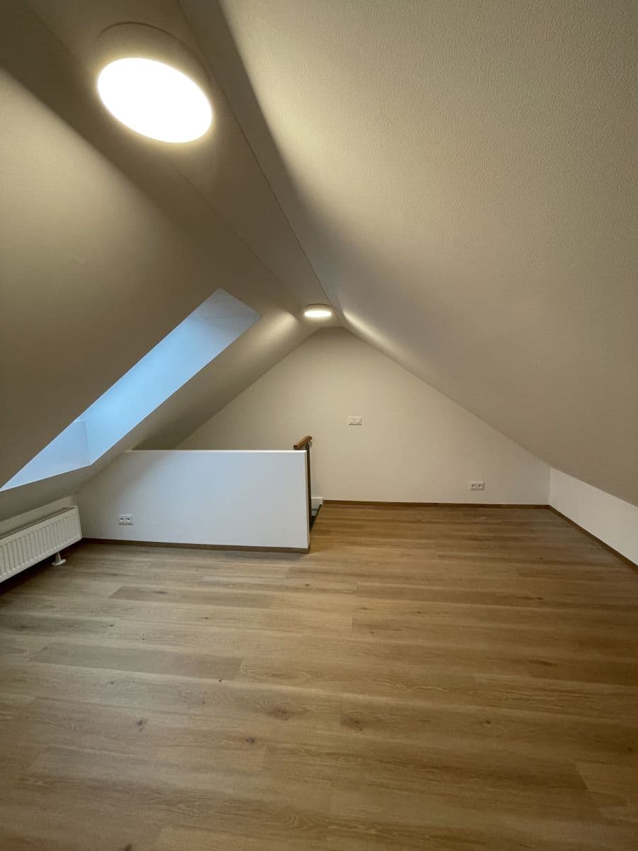 Pronájem bytu 2+kk 35 m², Pod Žvahovem, Praha, Praha Pronájem bytu 2+kk 35 m², Pod Žvahovem, Praha, Praha