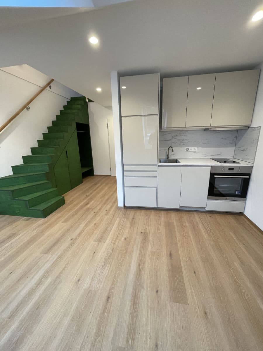 Pronájem bytu 2+kk 35 m², Pod Žvahovem, Praha, Praha Pronájem bytu 2+kk 35 m², Pod Žvahovem, Praha, Praha