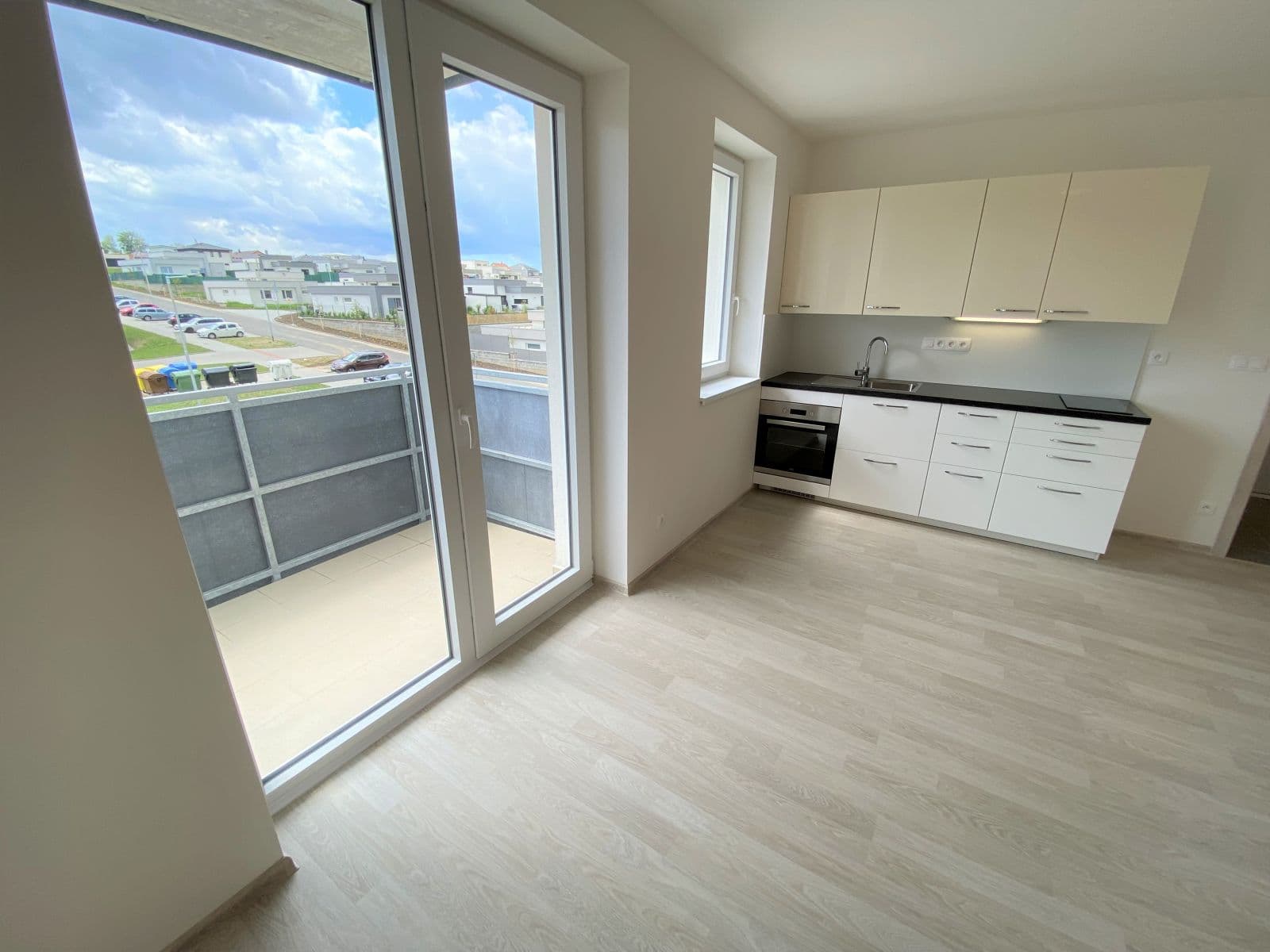 Pronájem bytu 1+kk 34 m², Žitavská, Jihlava, Kraj Vysočina Pronájem bytu 1+kk 34 m², Žitavská, Jihlava, Kraj Vysočina