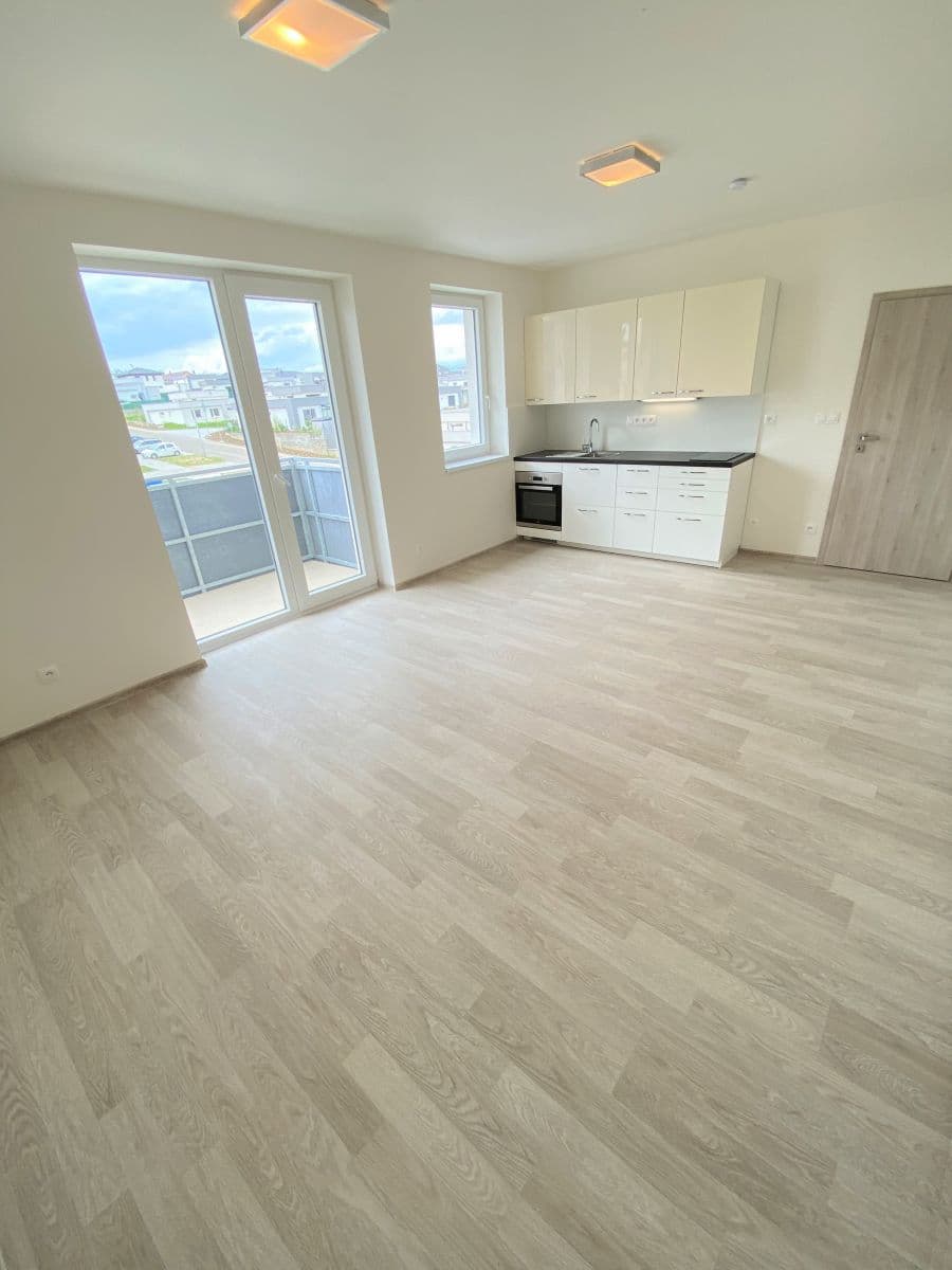 Pronájem bytu 1+kk 34 m², Žitavská, Jihlava, Kraj Vysočina Pronájem bytu 1+kk 34 m², Žitavská, Jihlava, Kraj Vysočina