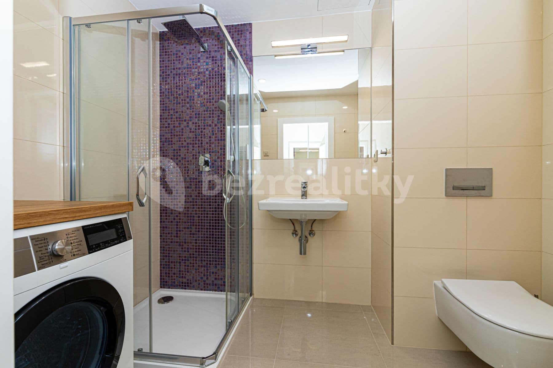 Pronájem bytu 1+kk 30 m², Záhřebská, Praha, Praha Pronájem bytu 1+kk 30 m², Záhřebská, Praha, Praha