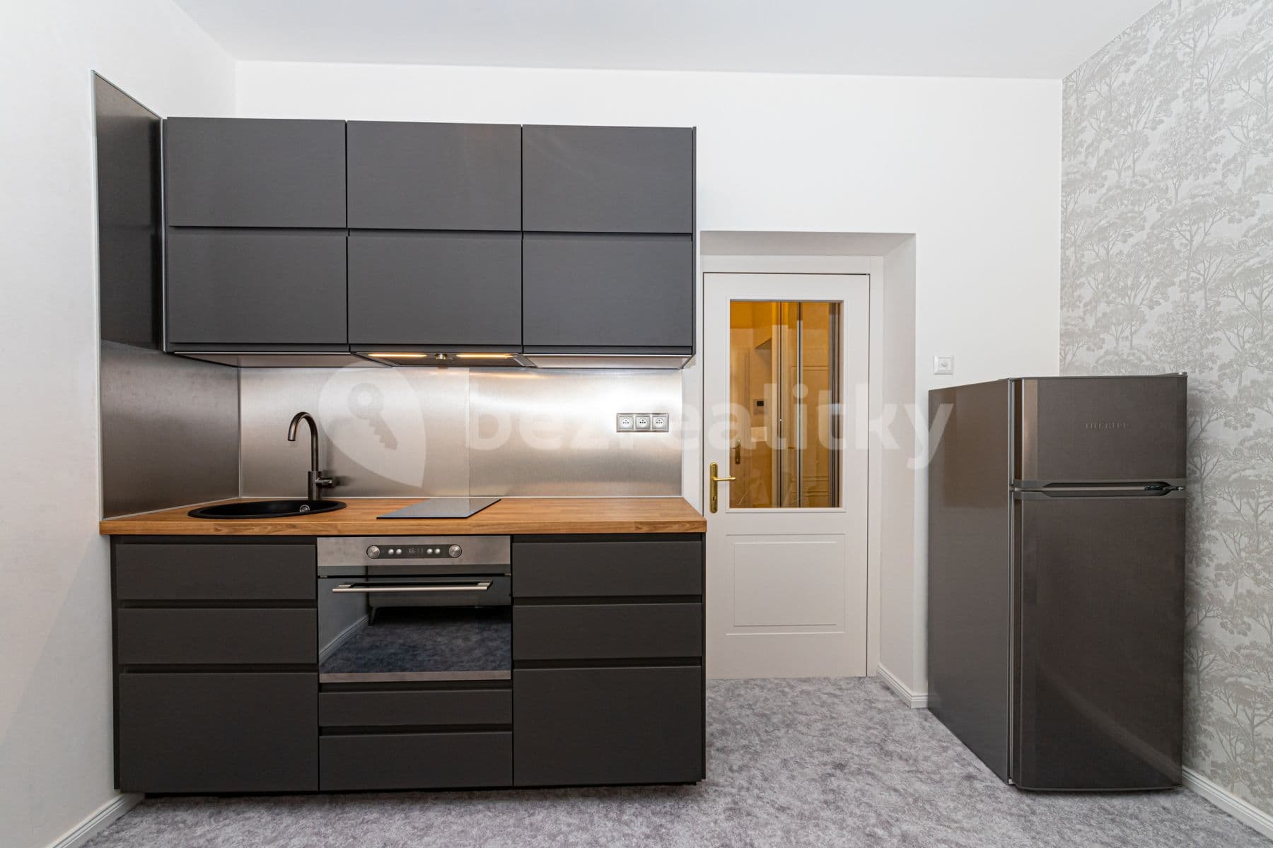 Pronájem bytu 1+kk 30 m², Záhřebská, Praha, Praha Pronájem bytu 1+kk 30 m², Záhřebská, Praha, Praha