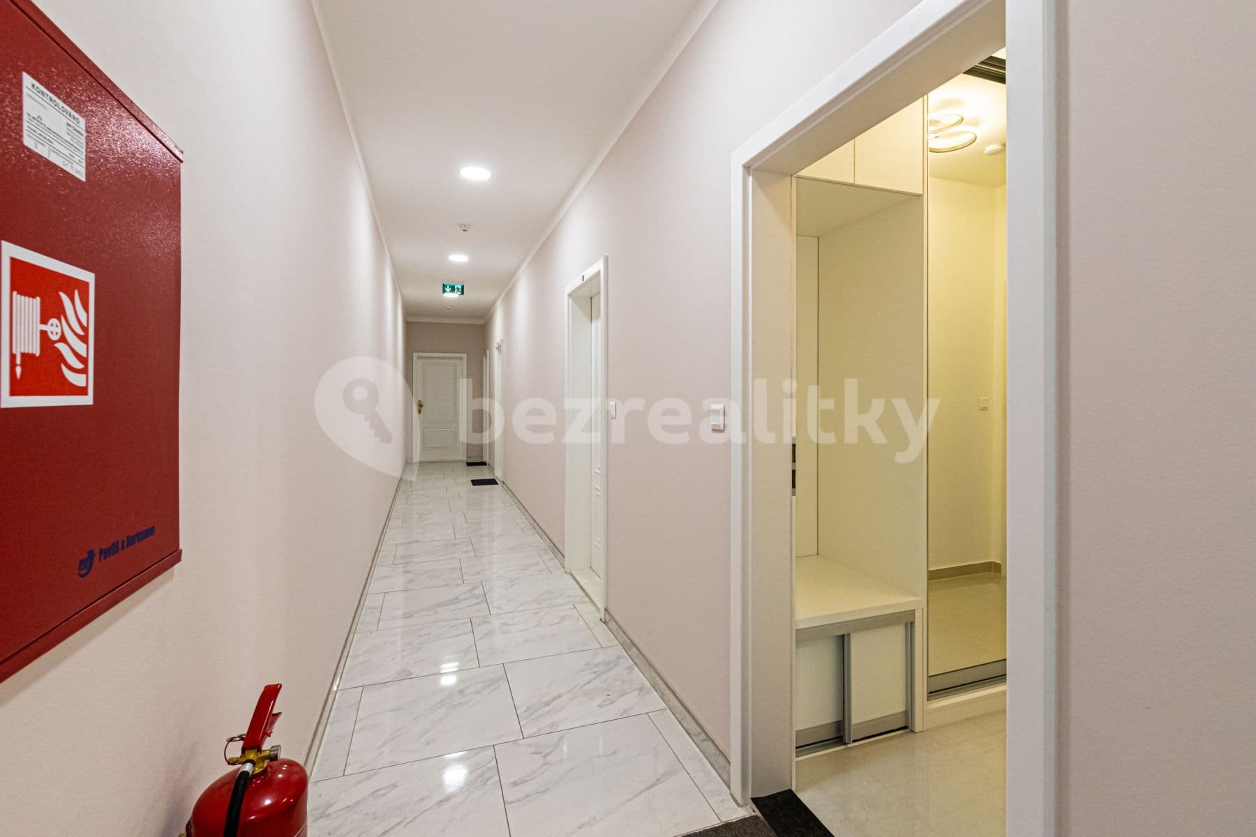 Pronájem bytu 1+kk 30 m², Záhřebská, Praha, Praha Pronájem bytu 1+kk 30 m², Záhřebská, Praha, Praha