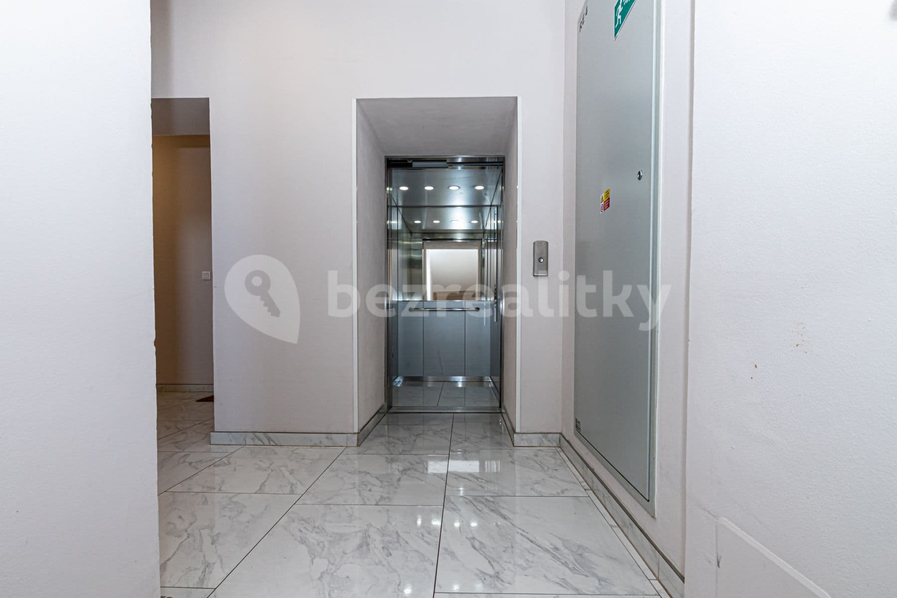 Pronájem bytu 1+kk 30 m², Záhřebská, Praha, Praha Pronájem bytu 1+kk 30 m², Záhřebská, Praha, Praha