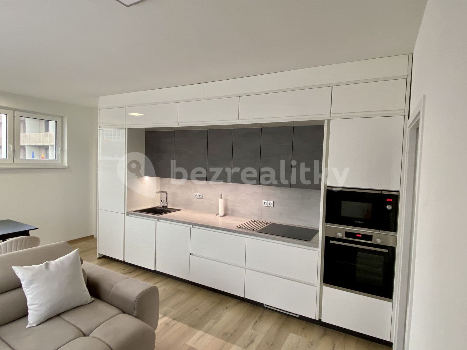 Pronájem bytu 2+kk 52 m², Východní, Pardubice, Pardubický kraj Pronájem bytu 2+kk 52 m², Východní, Pardubice, Pardubický kraj