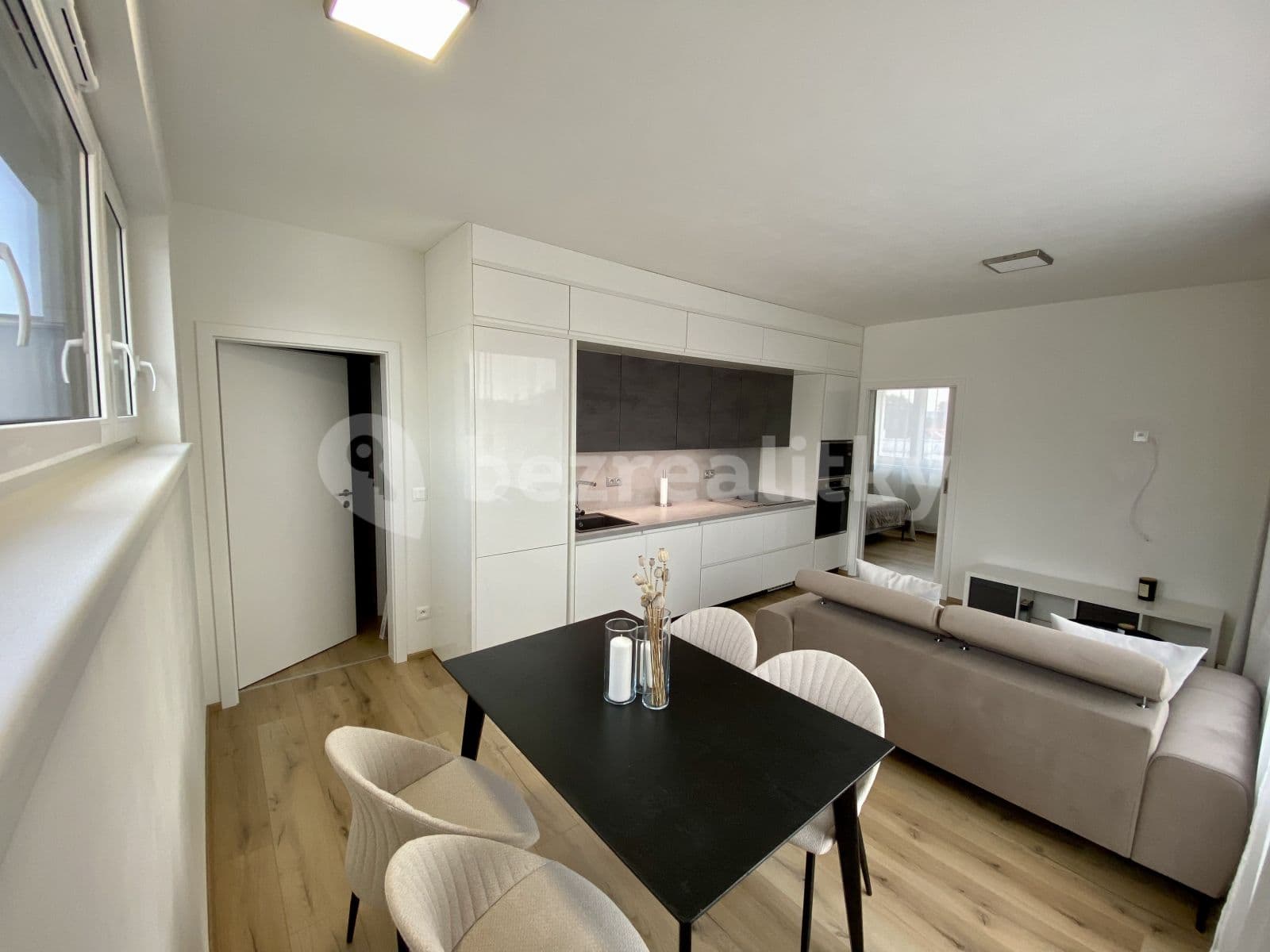 Pronájem bytu 2+kk 52 m², Východní, Pardubice, Pardubický kraj Pronájem bytu 2+kk 52 m², Východní, Pardubice, Pardubický kraj