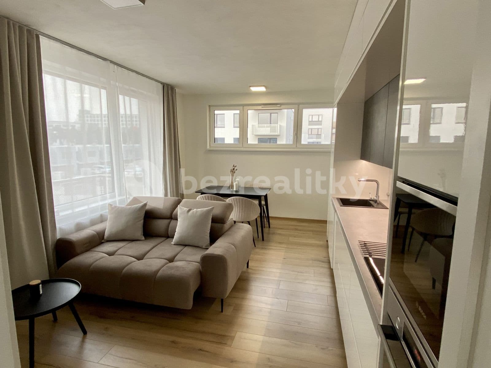 Pronájem bytu 2+kk 52 m², Východní, Pardubice, Pardubický kraj Pronájem bytu 2+kk 52 m², Východní, Pardubice, Pardubický kraj
