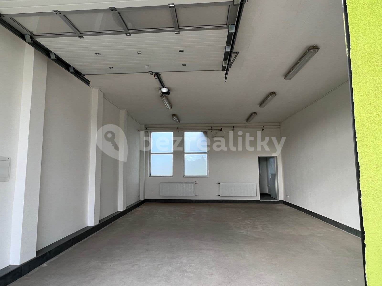 Pronájem nebytového prostoru 90 m², Samostatnost, Holešov, Zlínský kraj Pronájem nebytového prostoru 90 m², Samostatnost, Holešov, Zlínský kraj