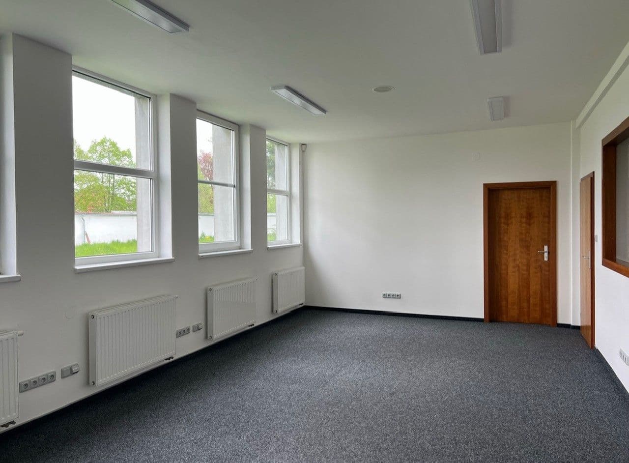 Pronájem nebytového prostoru 90 m², Samostatnost, Holešov, Zlínský kraj Pronájem nebytového prostoru 90 m², Samostatnost, Holešov, Zlínský kraj