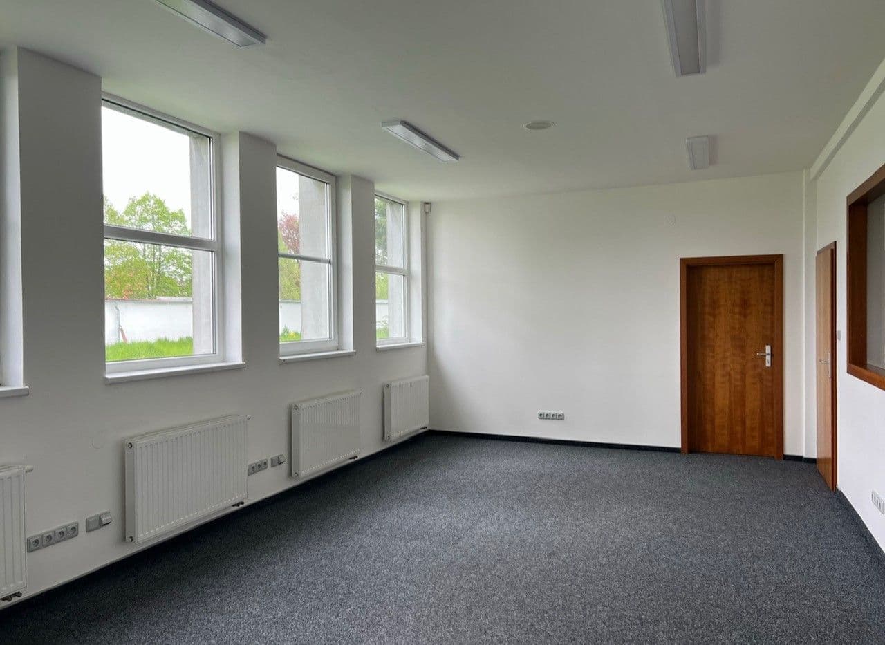 Pronájem nebytového prostoru 90 m², Samostatnost, Holešov, Zlínský kraj Pronájem nebytového prostoru 90 m², Samostatnost, Holešov, Zlínský kraj