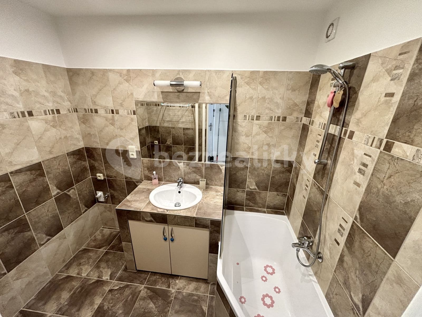 Pronájem bytu 3+kk 64 m², Svěchyňova, Chrudim, Pardubický kraj Pronájem bytu 3+kk 64 m², Svěchyňova, Chrudim, Pardubický kraj