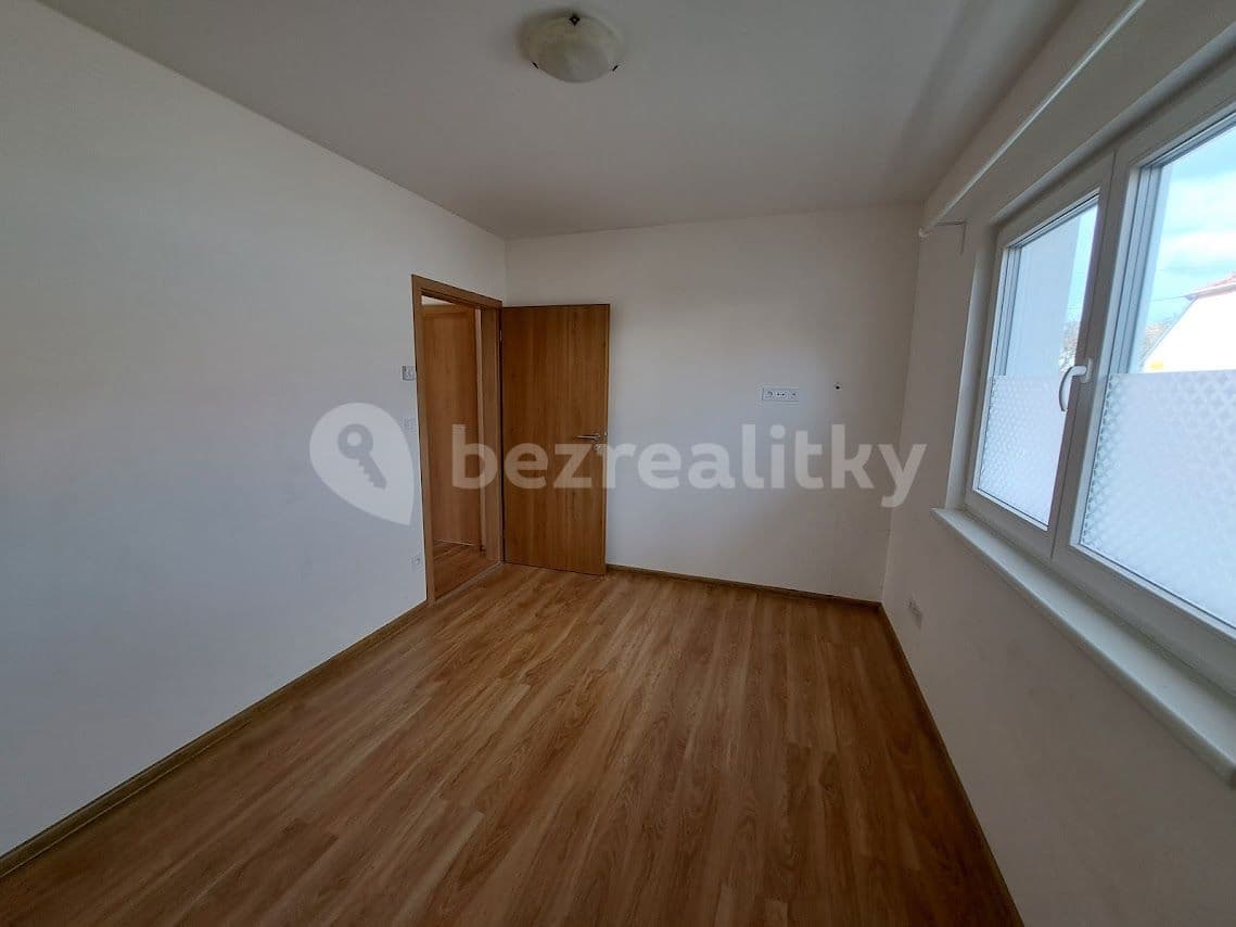 Pronájem bytu 2+kk 36 m², Družstevní, Přítluky, Jihomoravský kraj