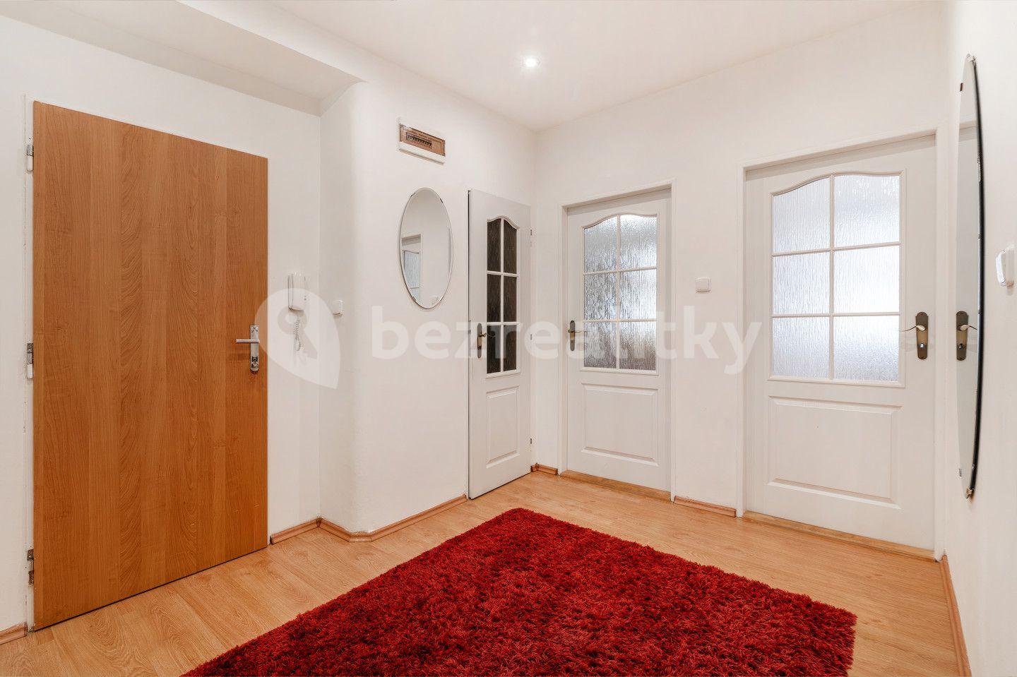 Prodej bytu 2+1 74 m², K. Čapka, Karlovy Vary, Karlovarský kraj