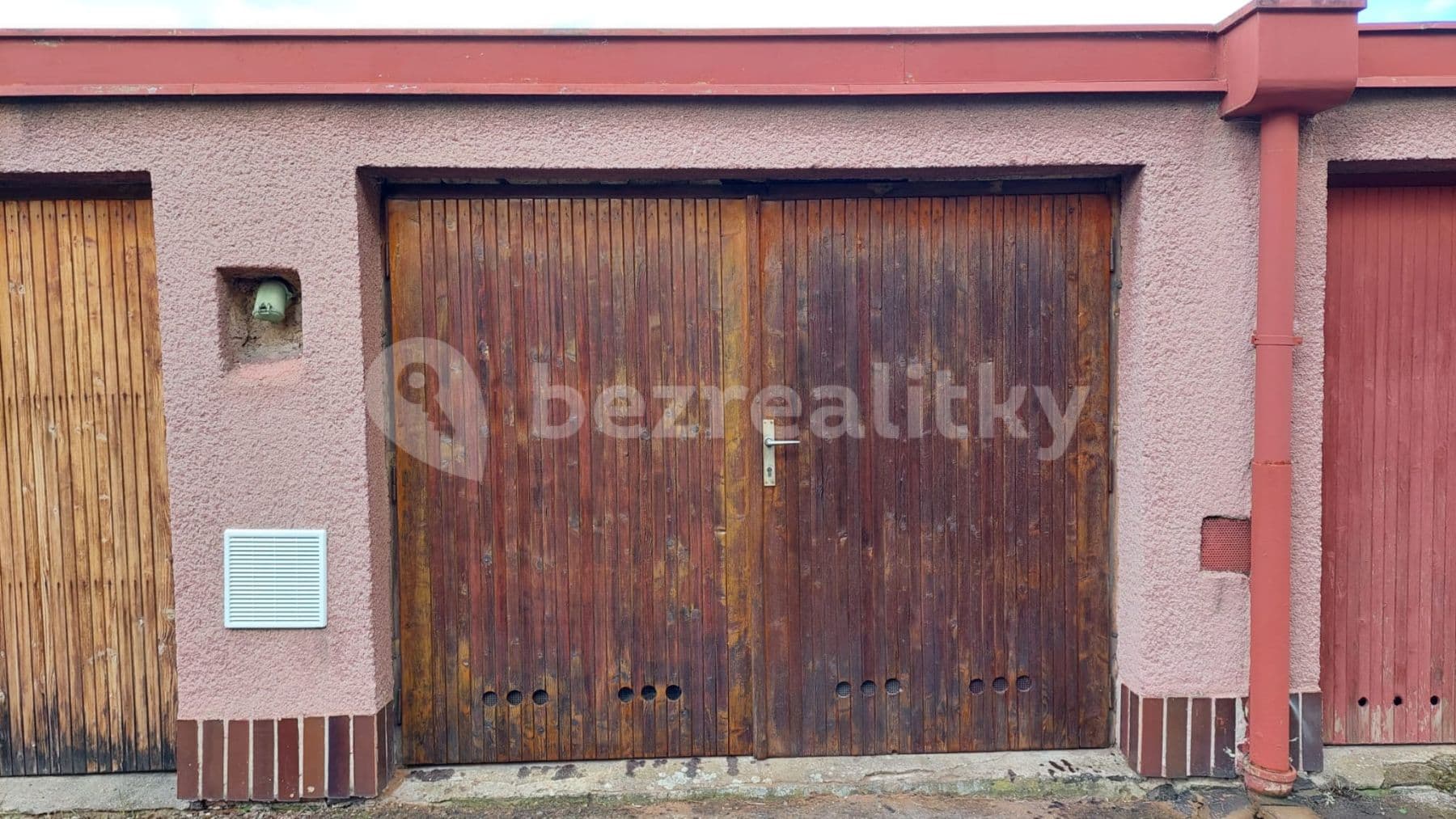 Pronájem garáže 18 m², Nad Santoškou, Praha, Praha Pronájem garáže 18 m², Nad Santoškou, Praha, Praha