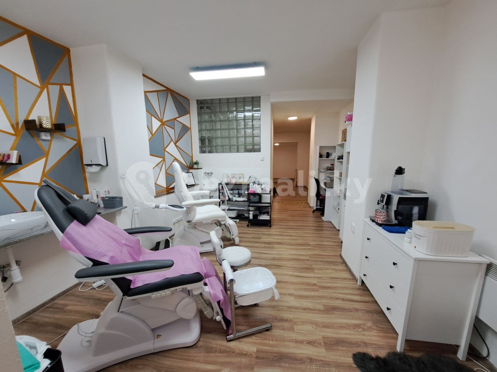 Pronájem nebytového prostoru 75 m², Budějovická, Tábor, Jihočeský kraj Pronájem nebytového prostoru 75 m², Budějovická, Tábor, Jihočeský kraj