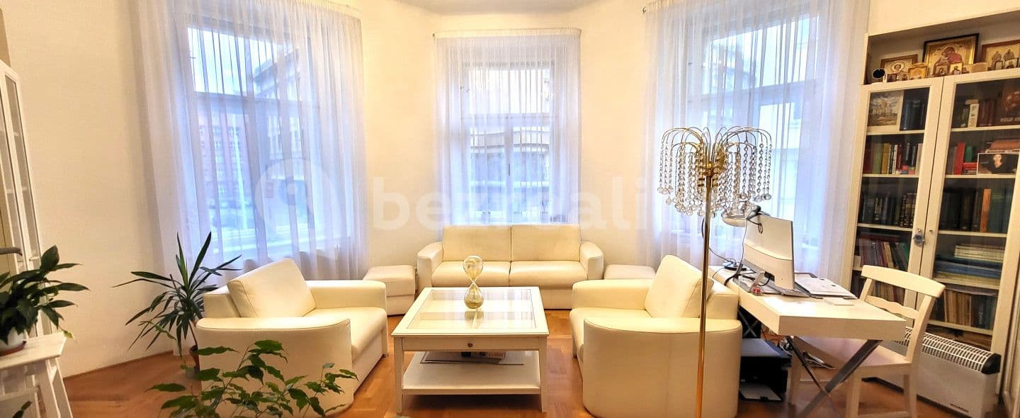 Prodej bytu 2+1 75 m², Slezská, Praha, Praha