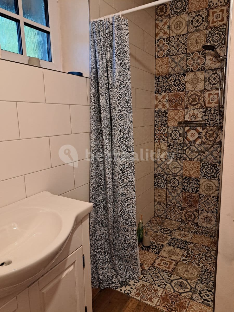 Pronájem domu 80 m², pozemek 350 m², Dubová, Mukařov, Středočeský kraj Pronájem domu 80 m², pozemek 350 m², Dubová, Mukařov, Středočeský kraj