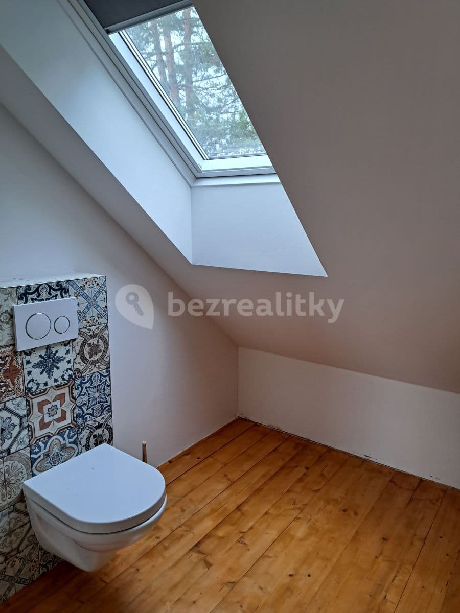 Pronájem domu 80 m², pozemek 350 m², Dubová, Mukařov, Středočeský kraj Pronájem domu 80 m², pozemek 350 m², Dubová, Mukařov, Středočeský kraj