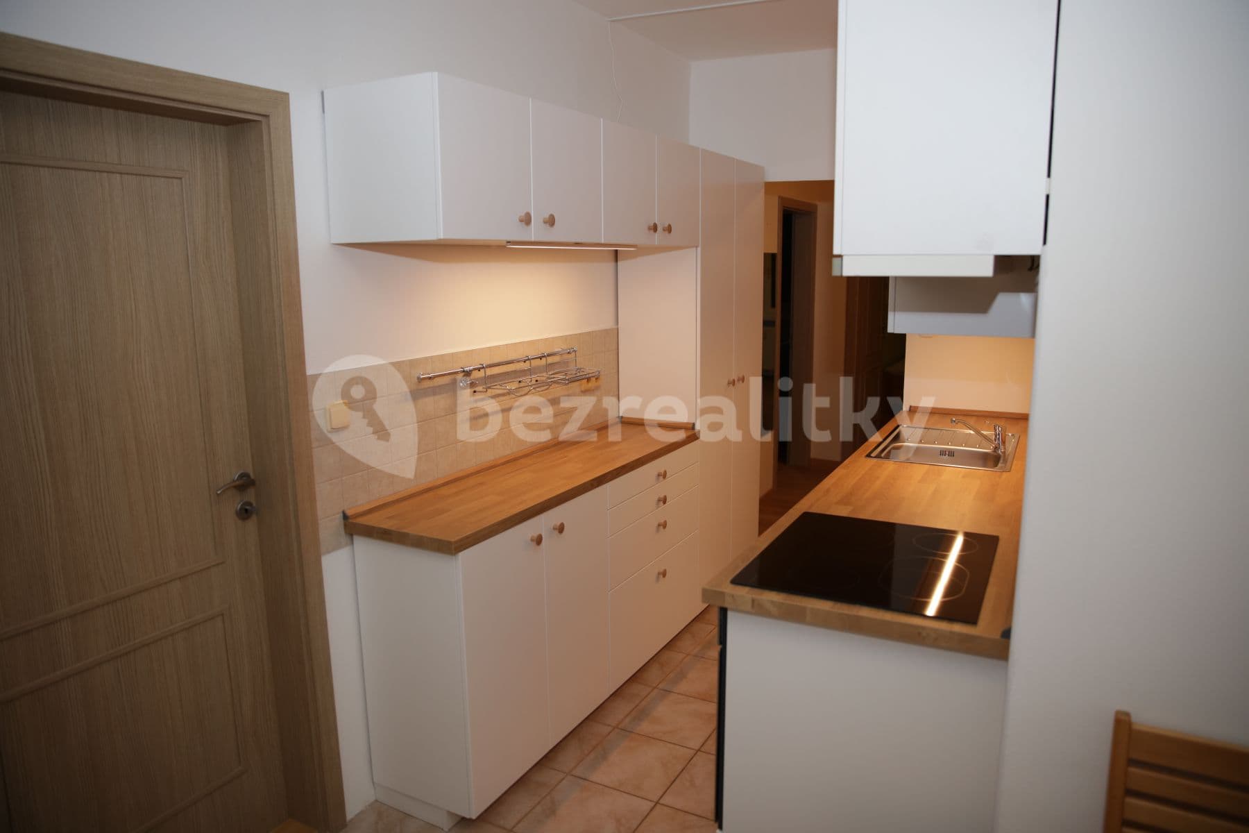 Pronájem bytu 3+1 78 m², Rabasova, Ústí nad Labem, Ústecký kraj Pronájem bytu 3+1 78 m², Rabasova, Ústí nad Labem, Ústecký kraj